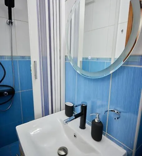 Queen Athenee Apartman Bukarest