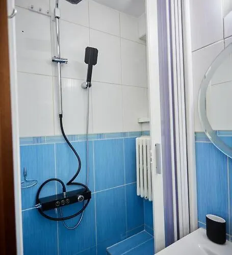 Queen Athenee Apartman